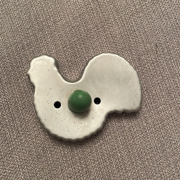 Vintage Aluminum Rooster Farmhouse Cookie Cutter with Green Wood Handle - Picture 7 of 9